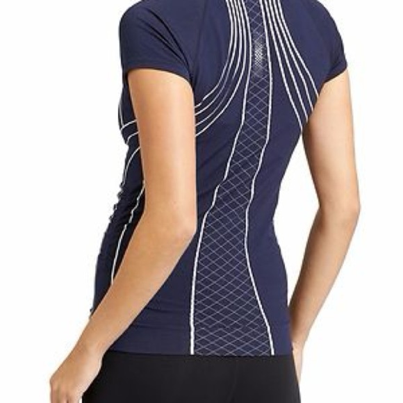 EXCELLENT CONDITION WOMEN’S COLORFUL SMALL REFLECTIVE ATHLETA TECH TOP - Picture 9 of 9